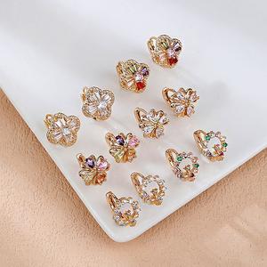 Pendientes de Aro Modernos Chapados en Oro de 18K con Zirconia, Tamaño Pequeño, Ligeros y Elegantes para Mujeres y Niñas, para Uso Diario o Fiestas - Product Image 3