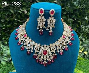 Elegante conjunto de joyería Kundan, collar de latón y pendientes a juego con diamantes americanos para ropa nupcial y de fiesta - Product Image 3