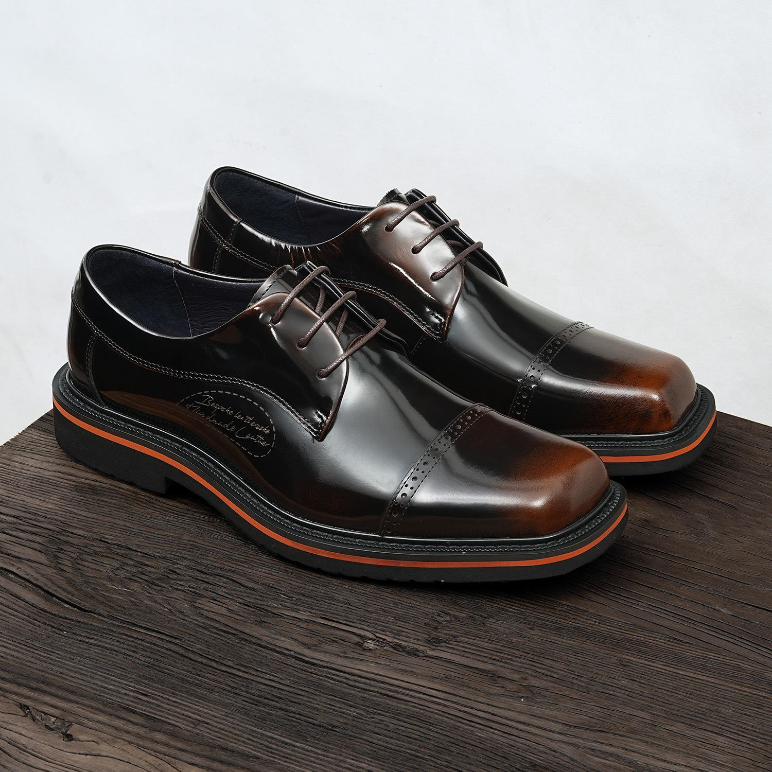 สีน้ำตาล