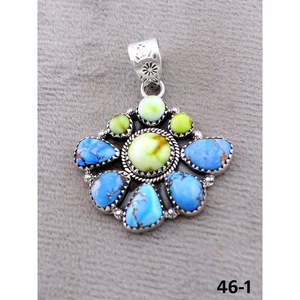 Pendentif en turquoise fait main du sud-ouest avec incrustation de Palomino Golden Hill et monture en argent sterling - Product Image 1