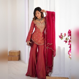 Salwar kameez en georgette de designer avec un haut et un pantalon plazzo ornés de broderies lourdes et un dupatta assorti pour les sorties décontractées, coupe moderne - Product Image 2