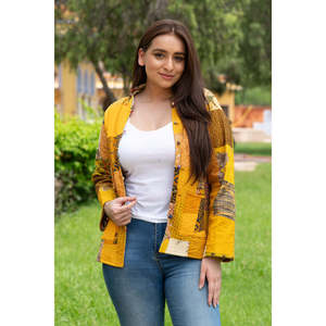 เสื้อแจ็คเก็ตผ้าไหมสีเหลืองสำหรับสุภาพสตรี แบบควิลท์ กลับด้านได้ ปักโลโก้ตามสั่ง สไตล์อเมริกัน ผ้าไนลอน แขนสั้น สำหรับฤดูใบไม้ผลิและฤดูใบไม้ร่วง - Product Image 4