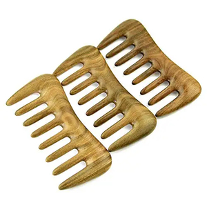 Peigne à dents larges en bois de santal naturel, écologique, fait main, anti-statique, design élégant pour démêler les cheveux bouclés, usage domestique et professionnel - Product Image 6