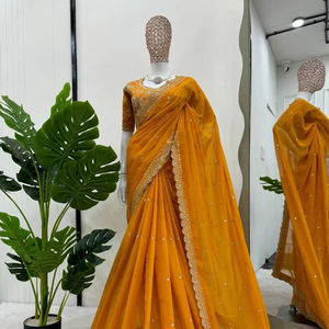 Tissu de soie Tibby lourd de créateur avec fil et séquence de travail Saree et Mono Banglori Blouse en soie avec fil et séquence de travail - Product Image 1