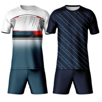 Maßgeschneidertes 25/26 Neue Saison Atmungsaktives Bedrucktes Rundhals 100% Polyester Fußballtrikot-Set Uniform Fans/Spieler OEM-Service