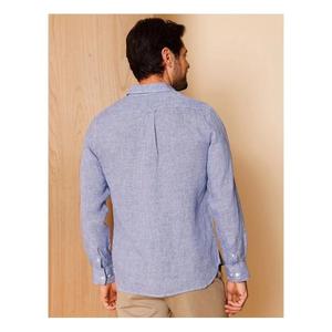 Chemise pour homme à porter au quotidien, conçue avec le confort et le style à l'esprit, offrant un look classique et un tissu durable - Product Image 5