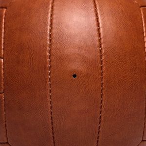 ลูกฟุตบอลโปรโมชั่นหนัง PU แบบเย็บด้วยมือสไตล์ย้อนยุคสำหรับการแสดงแบบวินเทจของขวัญขององค์กรหรือเกมไปโรงเรียนสำหรับเด็ก - Product Image 6