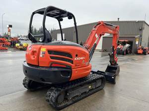 Miniexcavadora Kubota KX040-4 2023: Potencia y Precisión Avanzadas para Cada Trabajo - Product Image 2