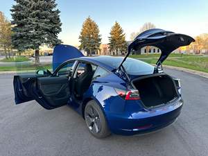 Tesla Model 3 Long Range 2022, double moteur électrique, transmission intégrale, berline automatique - Product Image 4