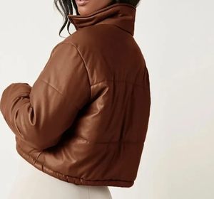 Vêtements pour femmes Veste bouffante courte en cuir PU Veste en cuir pour femmes à fermeture éclair personnalisée - Product Image 3