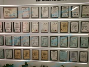 Pantalla LED Digital Plegable P1.86 para Interiores, con Soporte de Pie para Ascensores, Señalización, Educación y Publicidad Móvil - Product Image 5