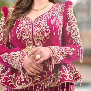 TENDANCE-BRODERIE sur BELLE ROBE JACKET-KARAKOU avec des perles de verre en cristal embellies stoneDabka Work Wedding = 2024 - Product Image 1