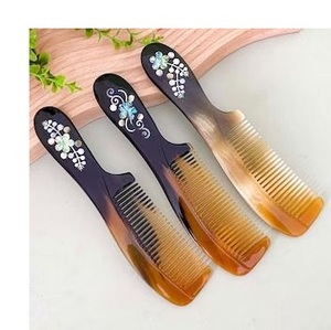 Peigne en corne écologique pour hommes et femmes - Product Image 5