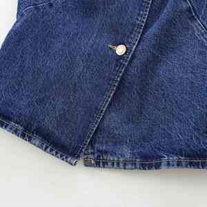 Top de Mezclilla para Mujer con Estructura Moderna y Elegante, Tacto Suave, Acabado Duradero, Comodidad Superior y Presencia Estilosa - Product Image 4