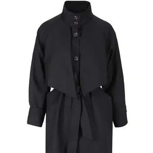 เสื้อโค้ทสีดำของผู้หญิงที่สง่างามมีเข็มขัดคาดเอวและรายละเอียดด้านหลังที่ไม่ซ้ำกันเสื้อคลุมสไตล์โกธิคที่มีอยู่ในหนังพรีเมี่ยม - Product Image 1