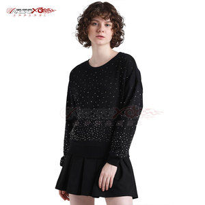 Sweat-shirt strass pour femmes avec coupe confortable et lettrage audacieux Sweat-shirt strass pour femmes - Product Image 3