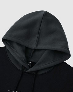 Sudadera con Capucha Térmica para Hombre Manfinity Homme, Diseño de Dos Tonos con Letras Gráficas y Bolsillo Canguro con Cordón Ajustable - Product Image 2