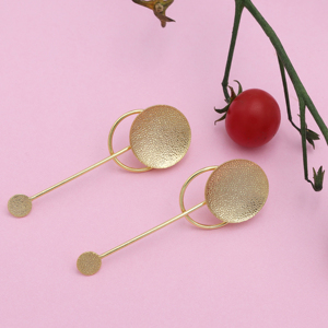 Dua ต่างหูชุบทอง18K ทันสมัยเครื่องประดับแฮนด์เมดทันสมัยทำด้วยมือด้วยทองเหลืองและโลหะผสมทองแดงสำหรับสวมใส่ในชีวิตประจำวันหรืองานแต่งงาน - Product Image 1