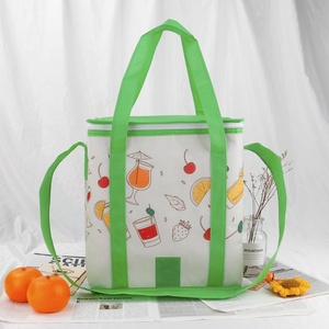 Sac isotherme décontracté imperméable en tissu non tissé RPET 90 g/m² avec logo personnalisé - Product Image 1