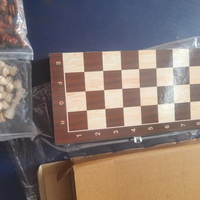 Produit sportif et de divertissement en bois, échiquier élégant et léger, taille standard pour les amateurs de stratégie, toutes saisons