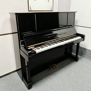 Piano droit Yamaha YUX Premium Noir 3, fabriqué au Japon, d'occasion, style mécanique, 3446036 YUX YUX2 YUX3 - Product Image 1