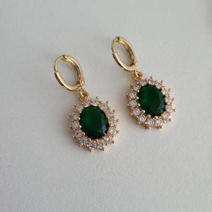 Boucles d'oreilles pendantes en forme de larme vert émeraude, argent sterling 925 plaqué or 14 carats, style vintage victorien, pour anniversaire ou fête - Product Image 1