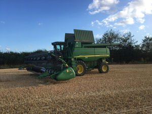 Cosechadora Multiusos John Deere 1075 para Trabajo Agrícola - Product Image 6