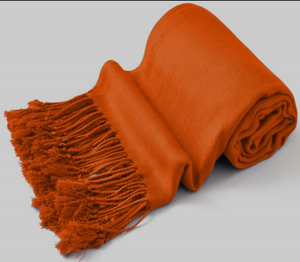 Écharpe longue en viscose chaude pour femmes en gros pour l'hiver, couleur unie, avec pompon, écharpe en cachemire, écharpes double face - Product Image 4