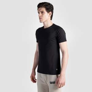 Camiseta Deportiva Básica Heritage, 100% Algodón Orgánico, 240 Gramos, Jersey, Corte Ajustado, Color Negro Liso - Product Image 1