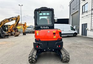 รถขุดขนาดเล็ก Kubota U17-3A ความจุบุ้งกี๋ 0.03 ลูกบาศก์เมตร พร้อมห้องโดยสารและใบมีดดันดิน สีแดง - Product Image 6
