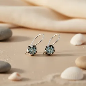 Boucles d'oreilles pendantes en cristal en forme de fleur, serti clos, style classique, pour femme, à porter au quotidien - Product Image 2