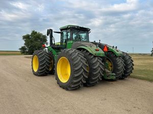Tractor Agrícola 2022 9R 590 4WD Verde de 210HP con Transmisión por Engranajes de Alta Productividad - Product Image 4