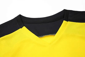 Vente en gros d'uniformes de football Maillots de football respirants à sublimation avec logo personnalisé Vêtements de sport de haute performance pour clubs - Product Image 3