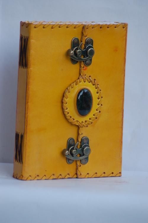 สีเหลือง