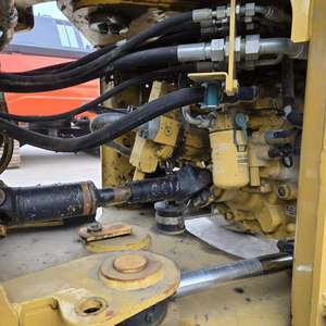 Prix de gros Peinture d'origine pour chargeuse sur pneus CAT 924K Excavatrices d'occasion Catégorie de produits - Product Image 4