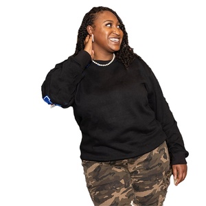Sudadera negra ZPB con bordado Soror para mujer, sudadera griega con cuello redondo | Sororidad ZPB, Bordado en Chenilla, Personalizado para Damas - Product Image 2