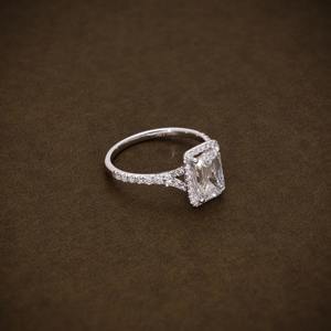 Anillo de Compromiso con Diamante Cultivado en Laboratorio, Corte Esmeralda, 2.28 CTW, Oro Blanco Sólido de 18K, F VVS1 VVS2, Anillo con Halo de Diamantes Certificados - Product Image 4