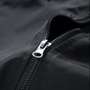 Blouson d'aviateur noir sur mesure à capuche avec fermeture à glissière pour l'extérieur, tenue décontracté de coupe régulière doublée de polyester pour le printemps et l'automne - Product Image 5