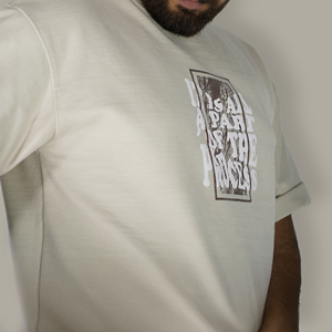 Camiseta estampada personalizada para hombre con diseño gráfico en la parte delantera y trasera hecha de algodón transpirable streetwear top de moda informal de gran tamaño - Product Image 3