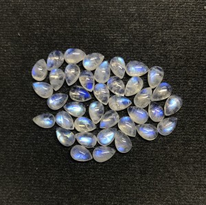 IGI certifié 7x10mm forme de poire naturel arc-en-ciel pierre de lune lisse dos plat Cabochon pierres précieuses en vrac Semi précieux par Vivaaz Gems - Product Image 2