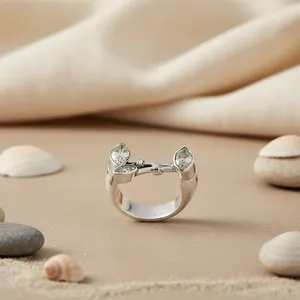 Anillo Moderno Romántico de Plata 925 para Mujer con Circonita Cúbica de Corte Esmeralda, Patrón Geométrico, Bañado en Rodio, para Promesas - Product Image 2