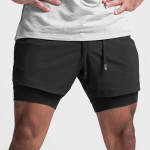 Pantalones cortos de doble capa para hombre, diseñados para rutinas de carrera, que ofrecen un ajuste transpirable y estable para mantener el movimiento durante la actividad. - Product Image 4