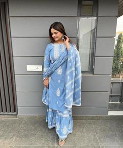 Robe Abaya Musulmane Durable et Éclatante en Chiffon et Polyester, Rayonnez de Confiance dans Notre Dernier Design - Product Image 2