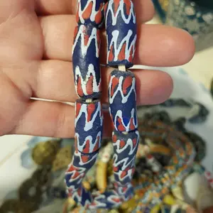 Perles coudées en verre Krobo Chevron peint pour le commerce africain Fournitures de bijoux - Product Image 4