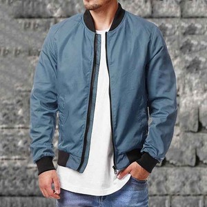 Chaqueta Bomber Clásica y Cómoda con Patrón de Bordado - Product Image 2