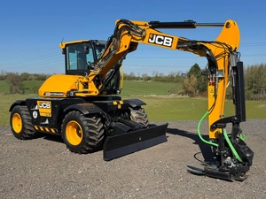 Excavatrice sur pneus JCB 110W PRO Hydradig avec tiltrotateur Steelwrist X12 pour des travaux de terrassement de précision et des chantiers à haute mobilité - Product Image 5