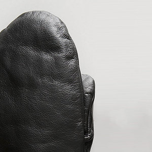 Mitaines en cuir de style vintage avec couche d'isolation douce conçues pour les voyages d'hiver en plein air et les trajets quotidiens - Product Image 6