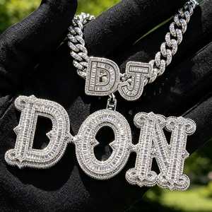 Colgante de Letra Personalizado de Lujo en Plata de Ley 925 con Baño de Rodio y Diamantes Moissanite VVS Brillantes para Uso Unisex - Product Image 5