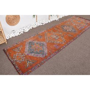 Alfombra Kilim turca Vintage de 2,7x9,5 pies naranja gris con patrón de retazos geométricos tejido plano de lana sobre respaldo de látex para adolescentes - Product Image 3