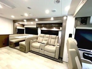 รถฟอร์เรสต์ริเวอร์จอร์เกต์ทาวน์ ซีรีส์ 3 รุ่น 33B ปี 2025 ใหม่ พร้อมขายแล้ว - Product Image 3